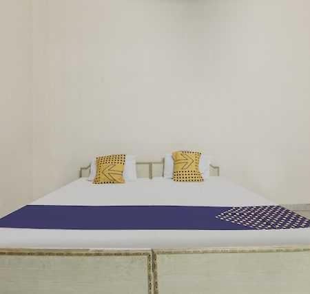 Oyo Hotel Radhe Krishna Marriage Hall Lakhnaú Exteriér fotografie