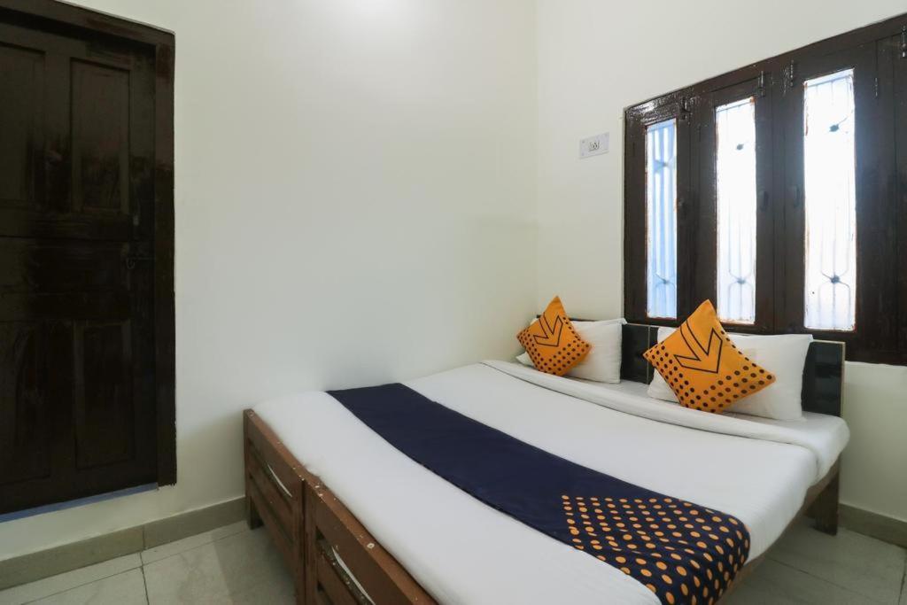 Oyo Hotel Radhe Krishna Marriage Hall Lakhnaú Exteriér fotografie