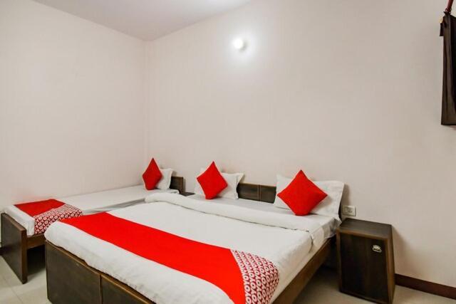 Oyo Hotel Radhe Krishna Marriage Hall Lakhnaú Exteriér fotografie