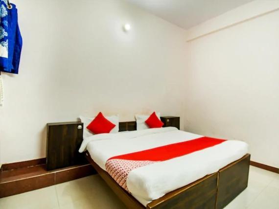 Oyo Hotel Radhe Krishna Marriage Hall Lakhnaú Exteriér fotografie
