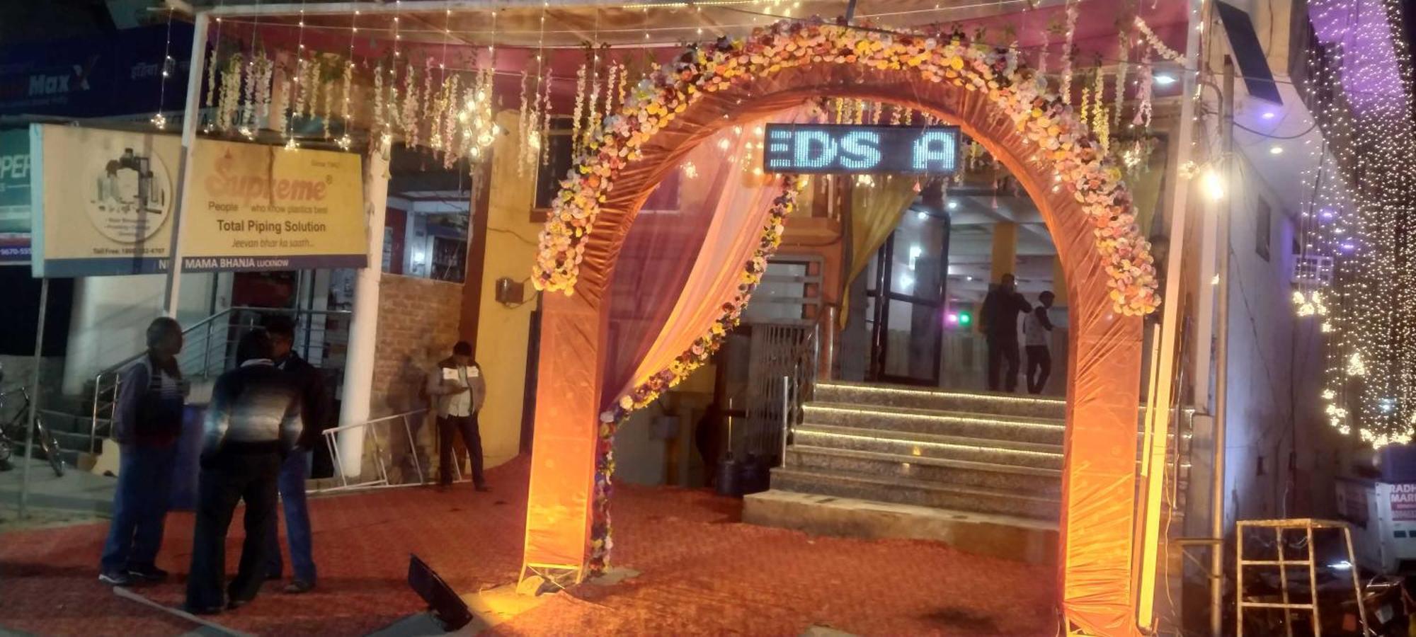 Oyo Hotel Radhe Krishna Marriage Hall Lakhnaú Exteriér fotografie